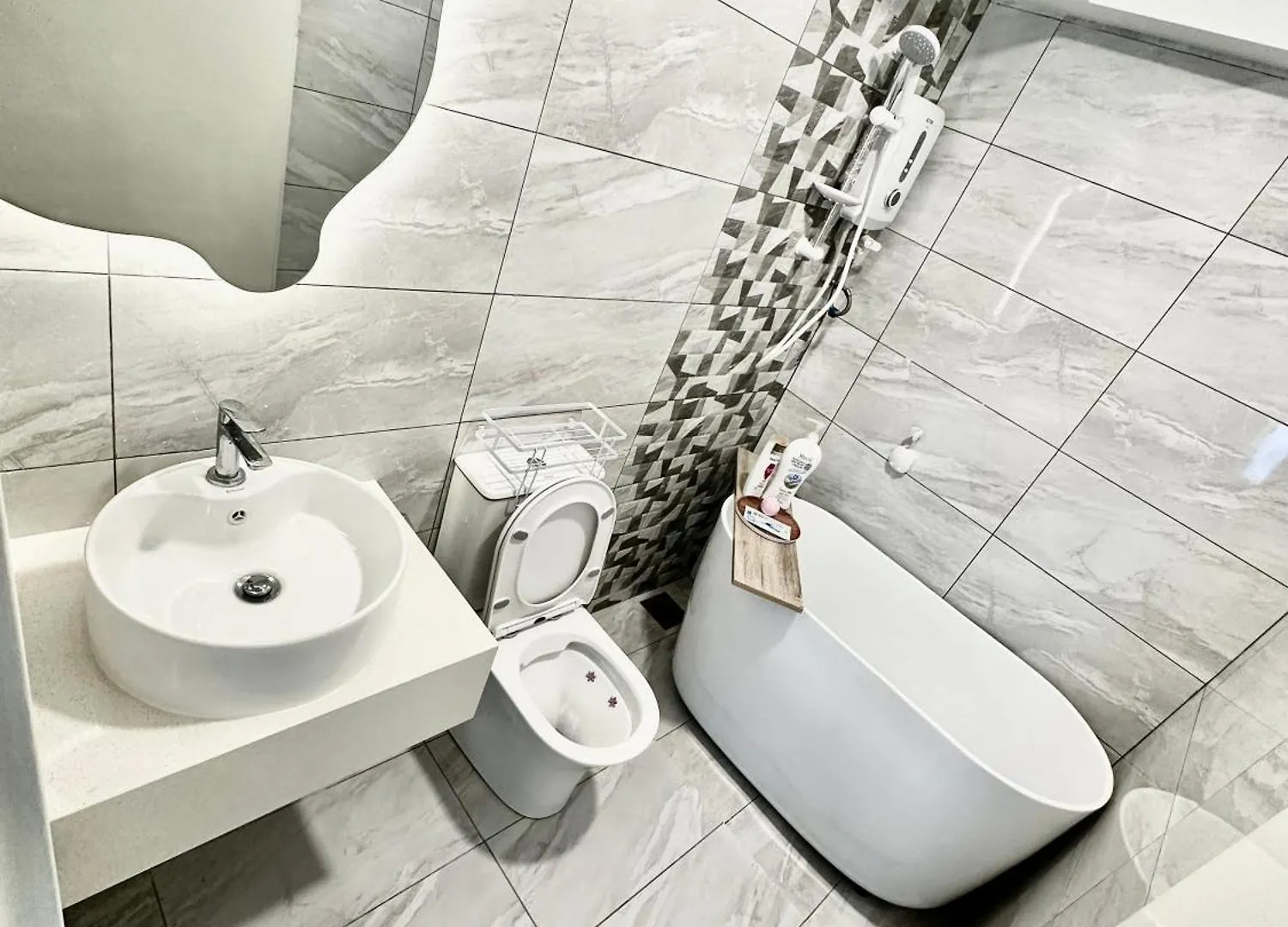 Arte Cheras, Kuala Lumpur 3 Room X 8 Pax Klcc Nice View Karaoke With Bathtub アパート