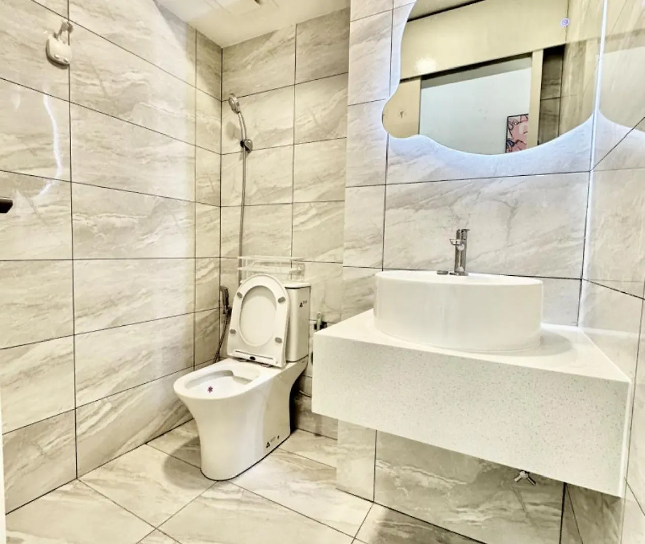 Arte Cheras, Kuala Lumpur 3 Room X 8 Pax Klcc Nice View Karaoke With Bathtub 0*,  Malajzia
